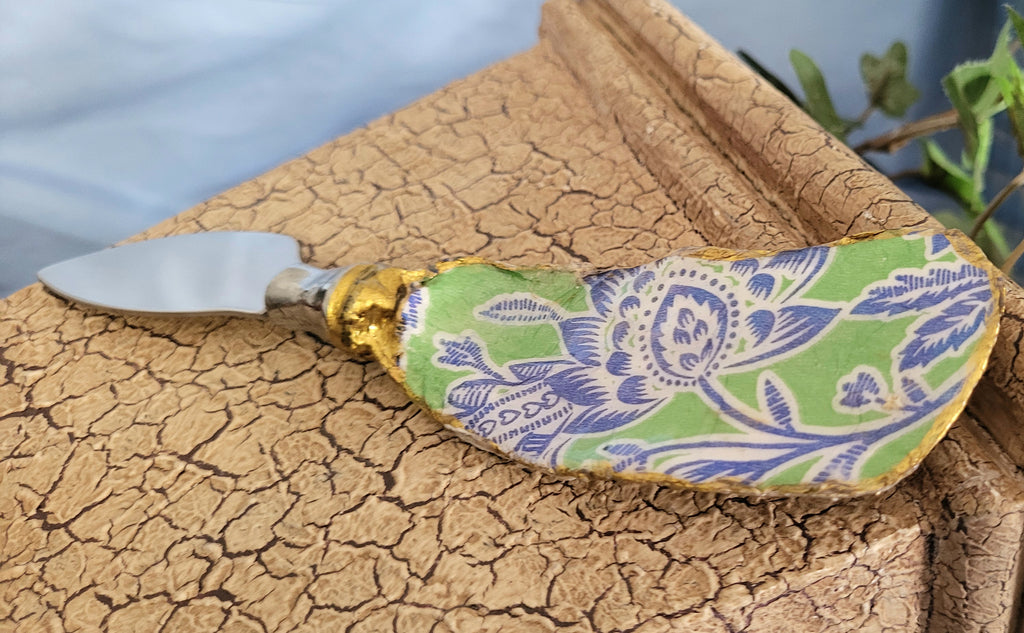 Blue & Green Floral Spreader